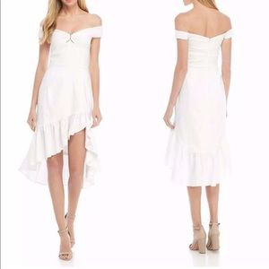 WAYF Off-Shoulder Flounce Hem Midi Dress White M